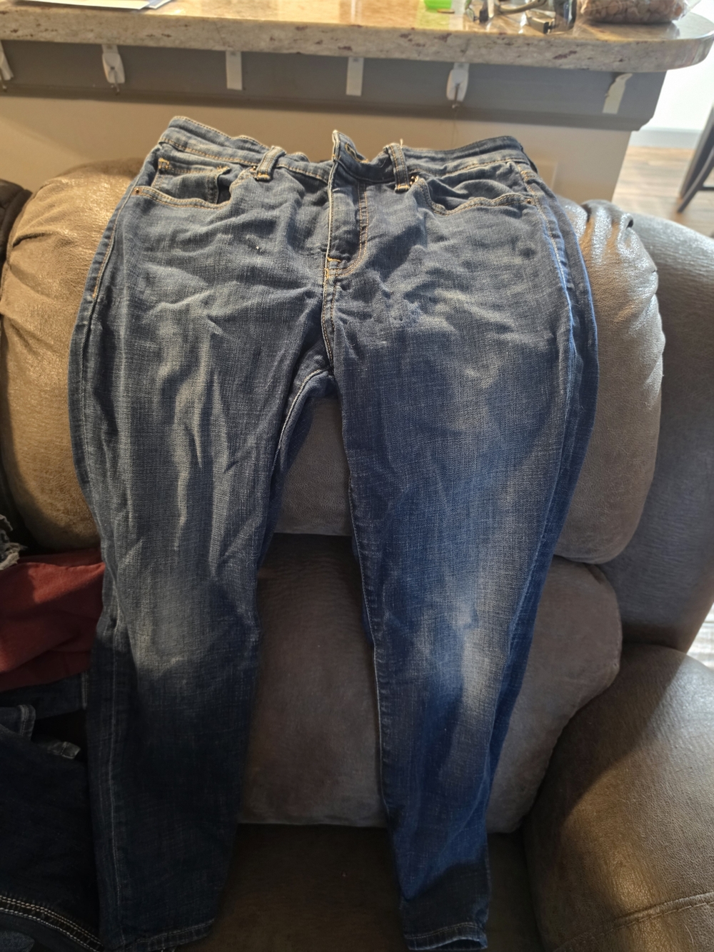Lucky Brand Straight Leg Jeans in Medium Blue
